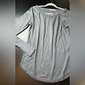 We the Free/ FP Grey Long sleeved Side Slit Top Size XS EUC